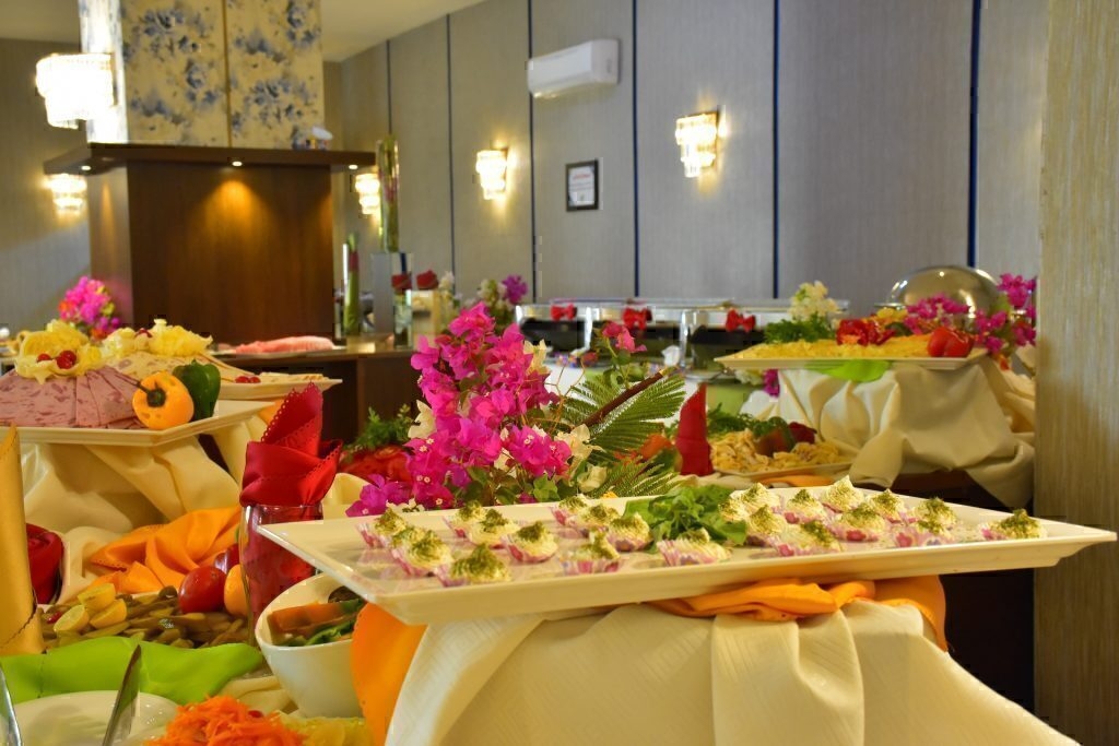  رزرو و خرید تور کیش هتل پانوراما با خدمات کامل و گشت جزیره بهمراه پرواز چارتری و منوی بوفه آژانس هواپیمایی آریا اوج پروا 