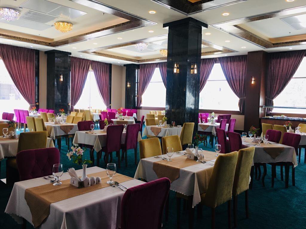 رزرو و خرید تور کیش هتل لیلیوم کیش با خدمات کامل و گشت جزیره بهمراه پرواز چارتری و منوی بوفه آژانس هواپیمایی آریا اوج پر