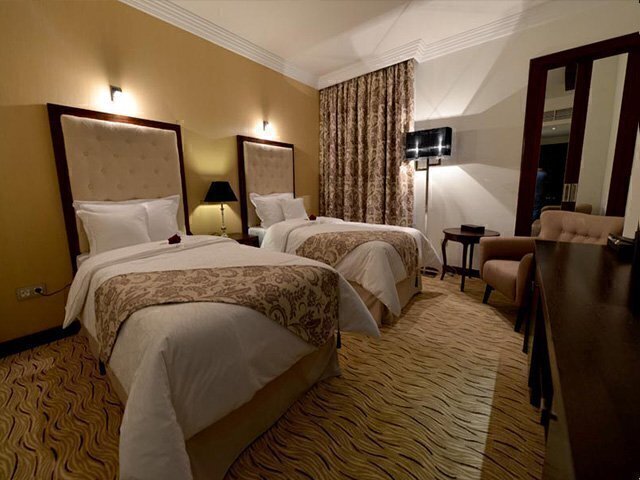 رزرو و خرید تور کیش هتل سورینت مریم با خدمات کامل و گشت جزیره بهمراه پرواز چارتری و منوی بوفه آژانس هواپیمایی آریا اوج پ