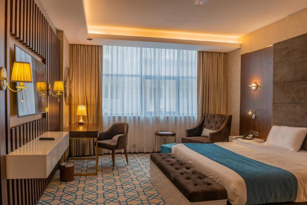  تور پیشنهادی عمان هتل رویال کراون 