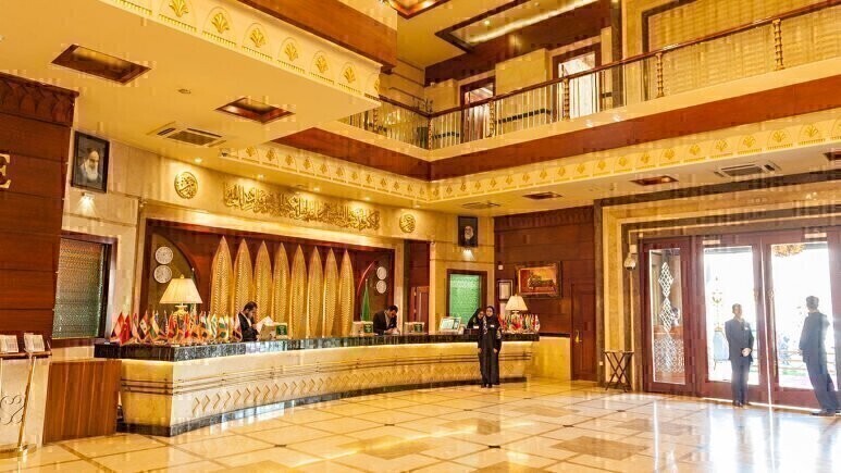 تور مشهد هوایی هتل درویشی پنج ستاره بهمراه عکس و لوکیشن و نظرات مسافران با پرواز لحظه آخری ارزان اقامت در هتل و هتل آپا