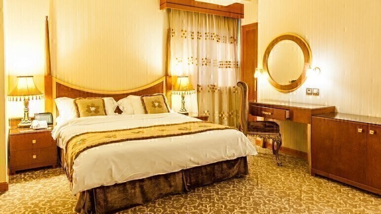 تور مشهد هوایی هتل درویشی پنج ستاره بهمراه عکس و لوکیشن و نظرات مسافران با پرواز لحظه آخری ارزان اقامت در هتل و هتل آپا