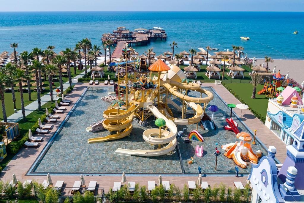 Titanic Mardan Palace hotel photo