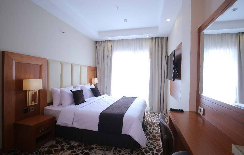  تور مشهد هوایی هتل سارینا پنج ستاره بهمراه عکس و لوکیشن و نظرات مسافران با پرواز لحظه آخری ارزان اقامت در هتل � 