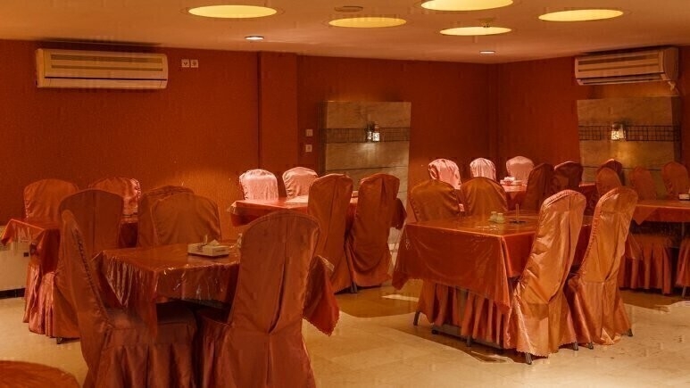  تور مشهد هوایی هتل عماد پنج ستاره و چهار ستاره بهمراه عکس و لوکیشن و نظرات مسافران با پرواز لحظه آخری ارزان اقامت در هت 