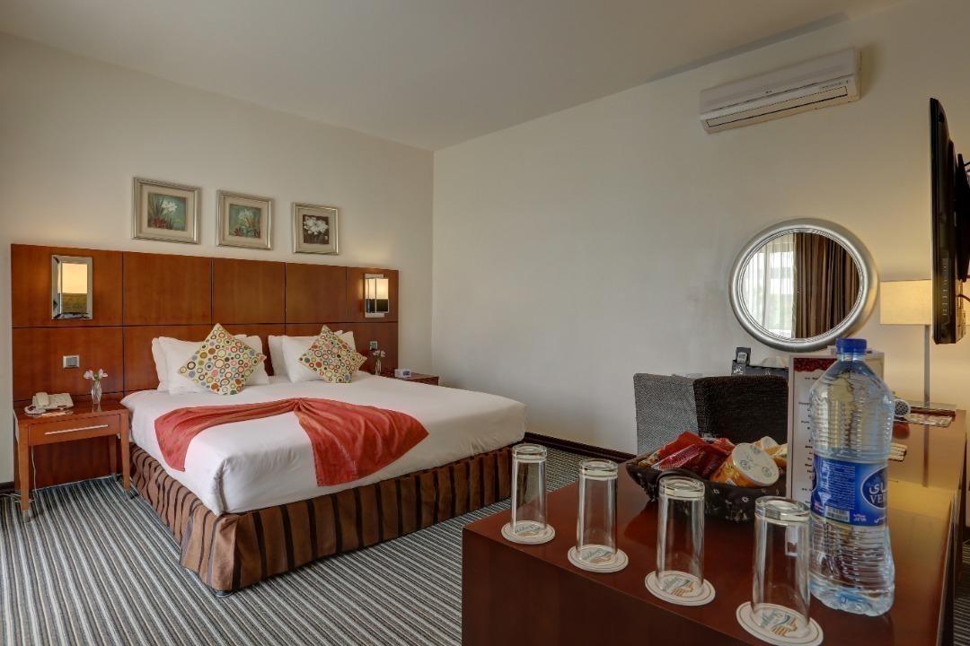 رزرو و خرید تور کیش هتل شایگان کیش با خدمات کامل و گشت جزیره بهمراه پرواز چارتری و منوی بوفه آژانس هواپیمایی آریا اوج پر