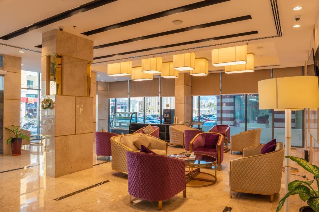 تور پیشنهادی مسقط هتل رویال کراون