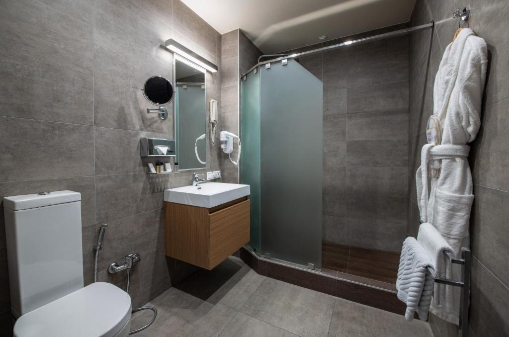  تور ارمنستان هتل اپرا سوئیت 