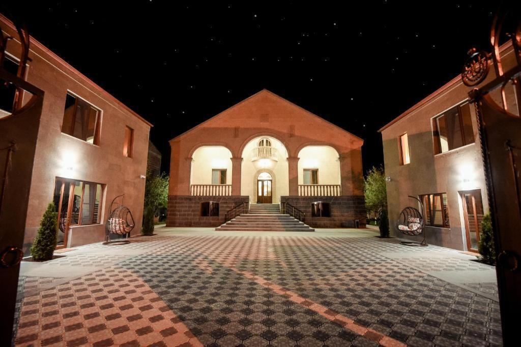 تور وان هتل رویال پالاس بهمراه عکس و لوکیشن و نظرات مسافران با اتوبوس vip لحظه آخری ارزان اقامت در هتل های کولر دار مرکز