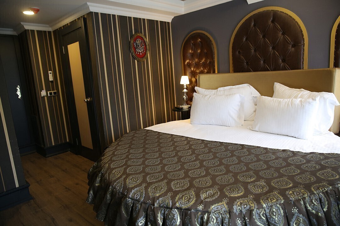 تور آنکارا نزدیک سفارت کانادا