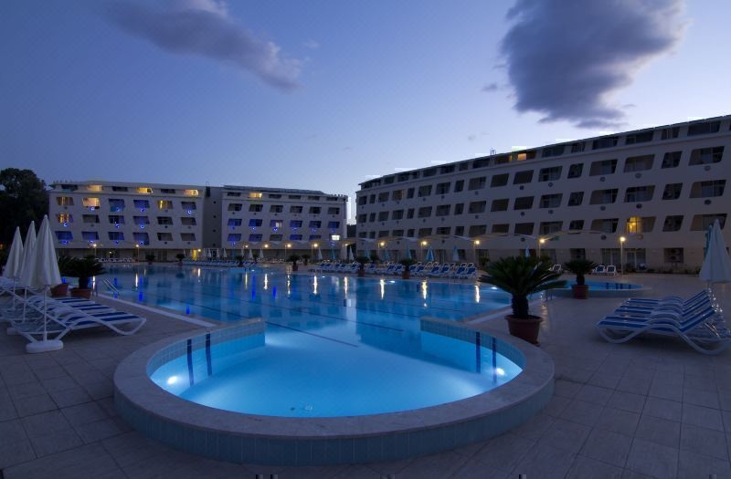 قیمت تور آنتالیا هتل دایما بیز کیریش کمر یوآل با پرواز مستقیم ترک چارتری و لحظه آخری آژانس هواپیمایی آریا اوج پرواز