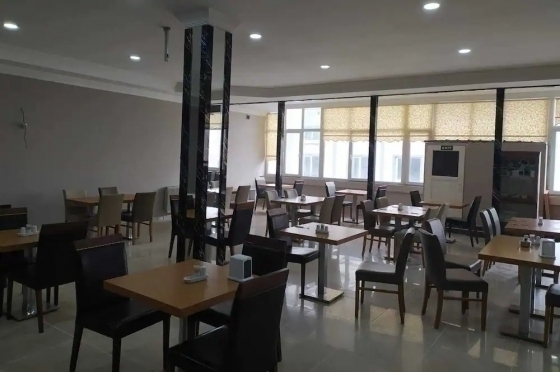 تور وان هتل آتنا لایف بهمراه عکس و لوکیشن و نظرات مسافران با اتوبوس vip لحظه آخری ارزان اقامت در هتل های کولر دار مرکز ش