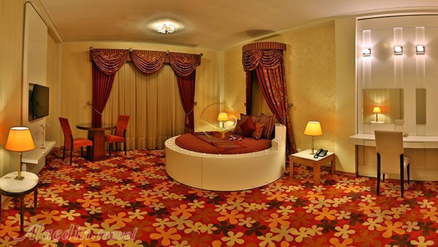  تور مشهد هوایی هما پنج ستاره بهمراه عکس و لوکیشن و نظرات مسافران با پرواز لحظه آخری ارزان اقامت در هتل و هتل آپارتمان ن 