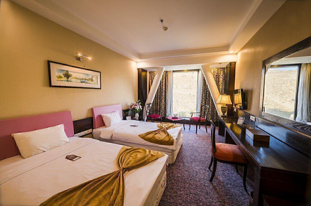 تور شیراز هتل 5 ستاره چمران