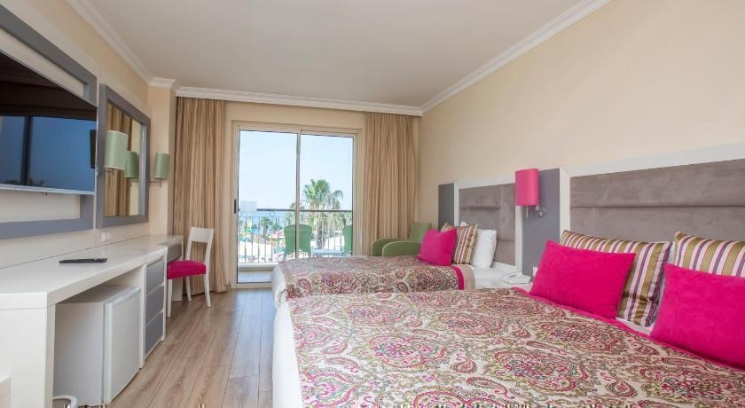 قیمت تور آنتالیا هتل اورنج کانتی ریزورت بلک یوآل با پرواز مستقیم ترک چارتری و لحظه آخری آژانس هواپیمایی آریا اوج پرواز