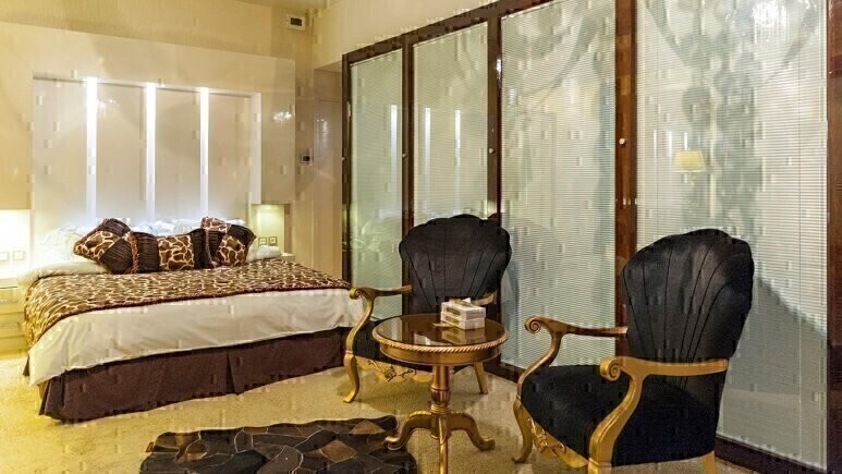 تور مشهد هوایی هتل درویشی پنج ستاره بهمراه عکس و لوکیشن و نظرات مسافران با پرواز لحظه آخری ارزان اقامت در هتل و هتل آپا