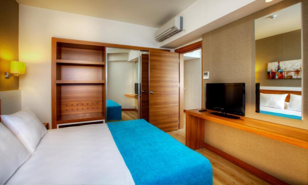 آفر ویژه تور لحظه آخری آنتالیا هتل گرند پارک لارا