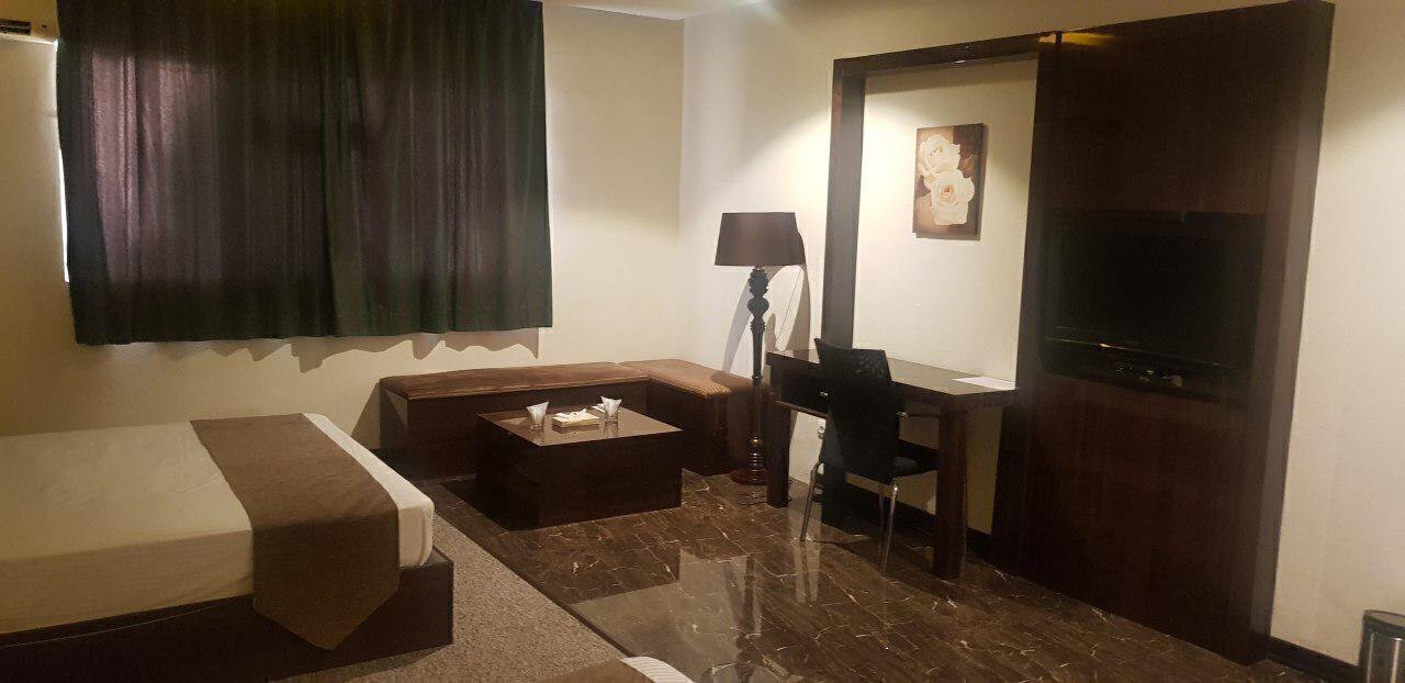 عکس لابی هتل پارس نیک کیش