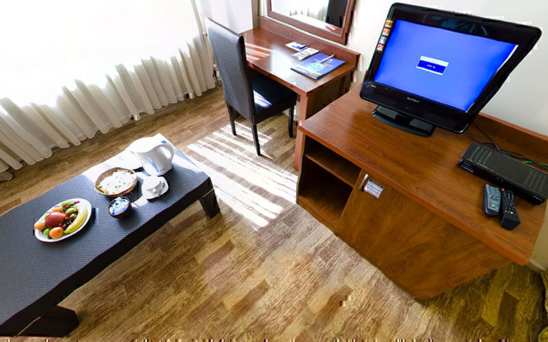 تور وان هتل یاکوت بهمراه عکس و لوکیشن و نظرات مسافران با اتوبوس vip لحظه آخری ارزان اقامت در هتل های کولر دار مرکز شهر د