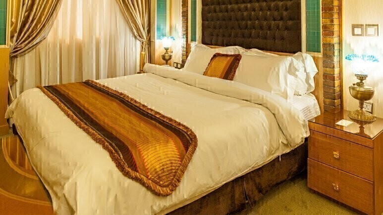 تور مشهد هوایی هتل درویشی پنج ستاره بهمراه عکس و لوکیشن و نظرات مسافران با پرواز لحظه آخری ارزان اقامت در هتل و هتل آپا