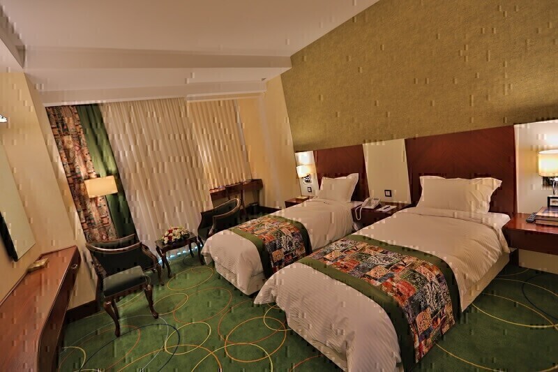  تور مشهد هوایی هما پنج ستاره بهمراه عکس و لوکیشن و نظرات مسافران با پرواز لحظه آخری ارزان اقامت در هتل و هتل آپارتمان ن 