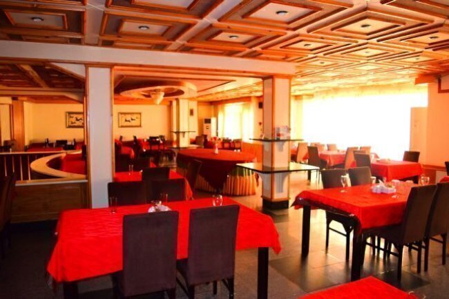 رزرو و خرید تور کیش هتل پارسیان با خدمات کامل و گشت جزیره بهمراه پرواز چارتری و منوی بوفه آژانس هواپیمایی آریا اوج پرواز