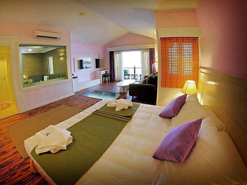 تور کیش هتل ترنج کیش + عکس