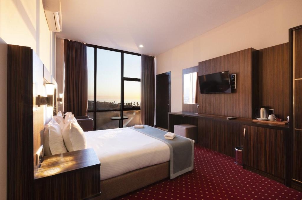 هتل لجند باتومی